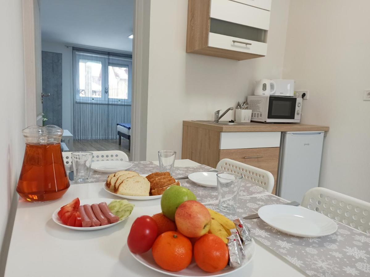 Grafit Apartmanok Гойдунанаш Екстер'єр фото